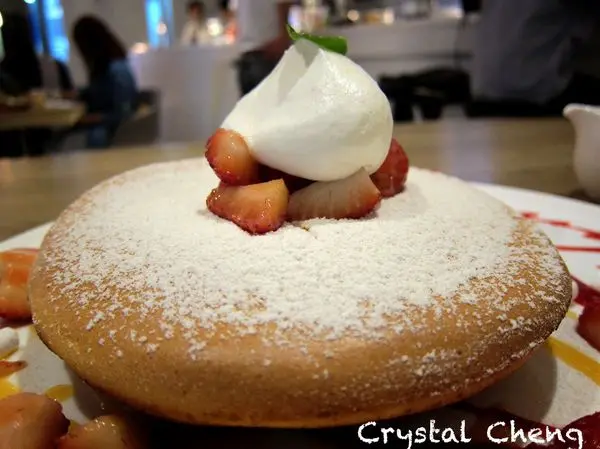 【台北美食推薦】Petit Doux．微兜Café Bistro 瓦帕鬆餅超級好吃 姐妹聚會首選地點！(東門站 甜點 下午茶)