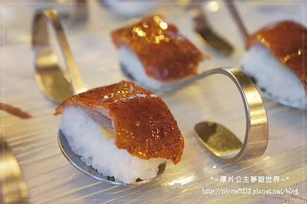 ♥食♥【宜蘭●礁溪】油亮的烤鴨來這兒吃●礁溪庄櫻桃谷~鴨的夢想飛行館