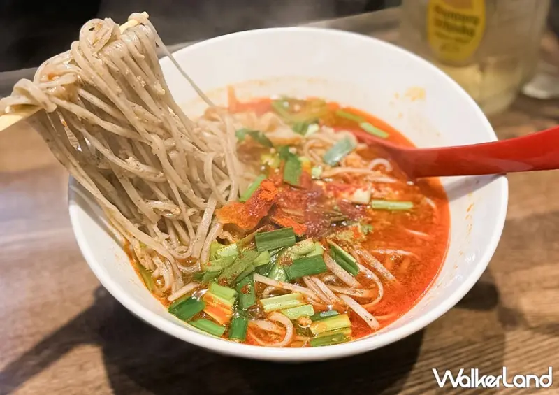 福岡深夜居酒屋推薦！札幌蕎麥麵專門店 營業到凌晨5點，菜單必點油渣蕎麥麵。