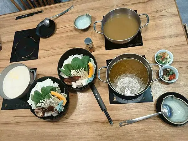 “三重國小捷運站鍋物美食推薦-海牧鍋物”吃飽喝足的海鮮漁夫鍋