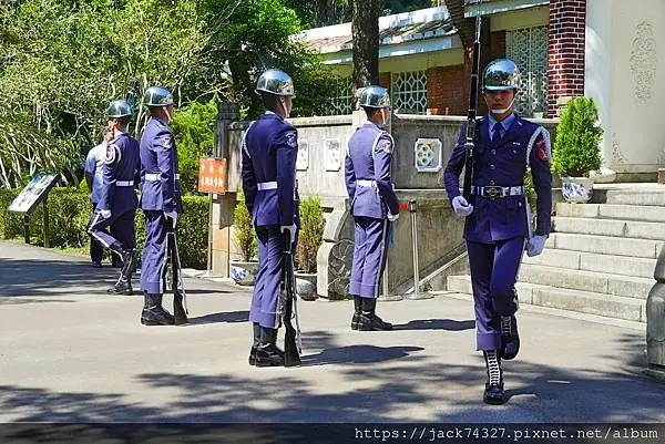 {桃園美食}大溪伴手禮推薦：「Soyue層玥 千層酥燒菓子大