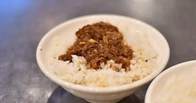 台南在地溫體牛肉湯推薦，鴻牛溫體牛肉湯民權店，品嚐鮮嫩溫體牛肉湯