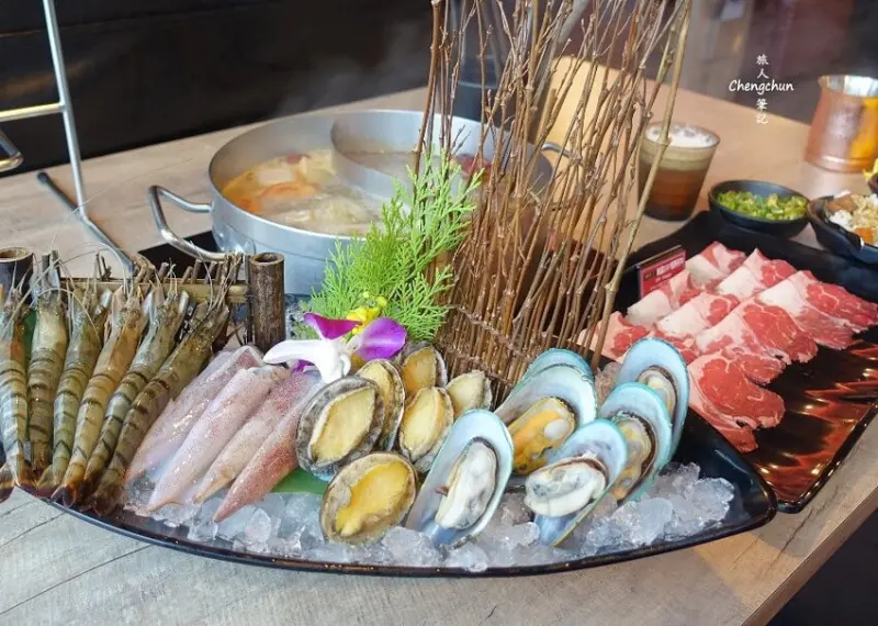 信義遠百【新馬辣經典麻辣鍋Plus+】 14F景觀餐廳，頂級鴛鴦鍋吃到飽隨記。