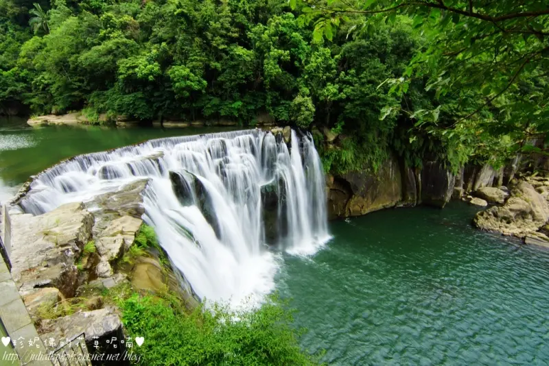 【新北-平溪區】氣勢磅礡、聲勢壯闊，有台灣版尼加拉瓜大瀑布美譽的「十分瀑布」