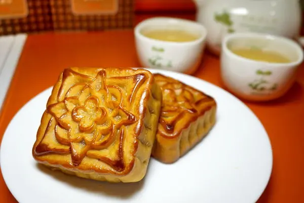 【中秋節月餅試吃】歐華酒店星空之月經典廣式中秋月餅禮盒--踢小米食記