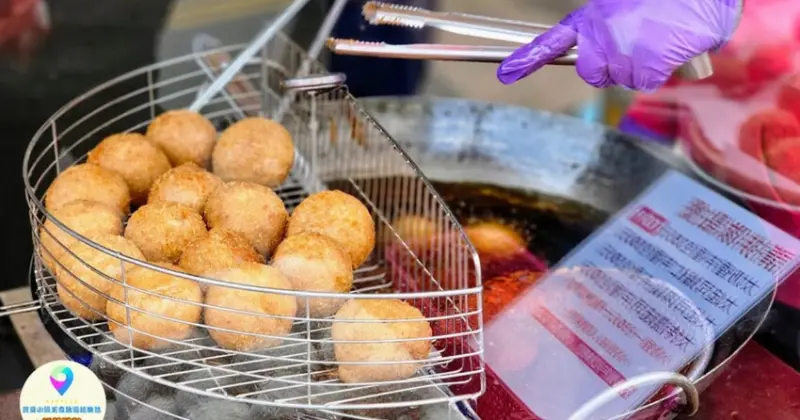 台中鎮瀾宮必吃美食！大甲芋香包現炸酥脆芋泥內餡，人氣爆棚在地小吃。