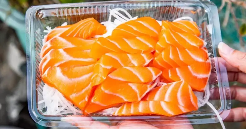 雲林隱藏版美食！斗六生魚片200元厚切生魚片CP值破表，在地私藏首選。