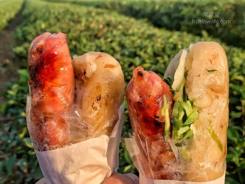 139縣道不能錯過的炭烤鳳梨香腸，每到假日人潮總是絡繹不絕