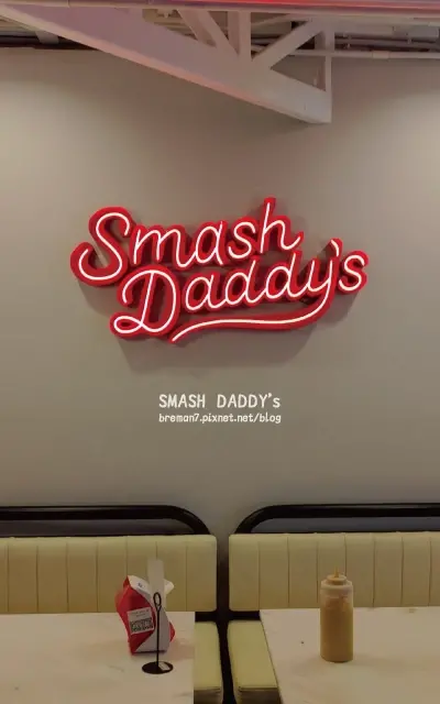 《泰國清邁自由行》Smash Daddy’s Burgers CNX│粉紅可愛風美式復古漢堡店