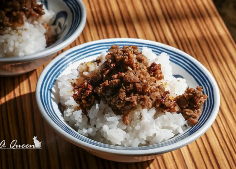 台中素食火鍋推薦！妙善園素燥飯必吃，泡麵、飲料、冰淇淋通通吃到飽。