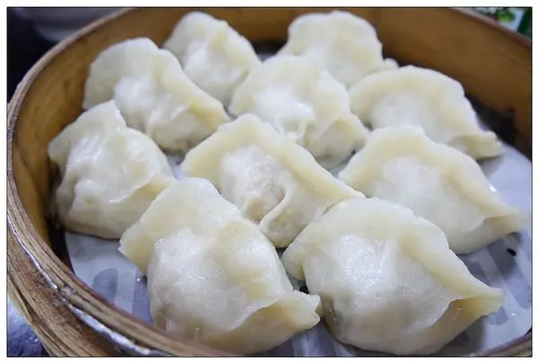 【台北大安區】頂好名店城B1隱藏版美食小吃　鍋貼．炸醬麵．蒸餃都好銷魂！☀頂好紫琳蒸餃館☀