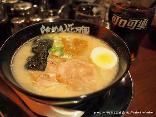 算好吃! 但要等很久的人氣拉麵= = 台中らあめん花月嵐