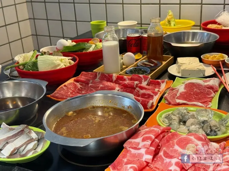 嘉義市西區在菜市場裡吃火鍋？開鍋像辦桌《蔬盈市場火鍋》50+種蔬菜比肉還搶戲