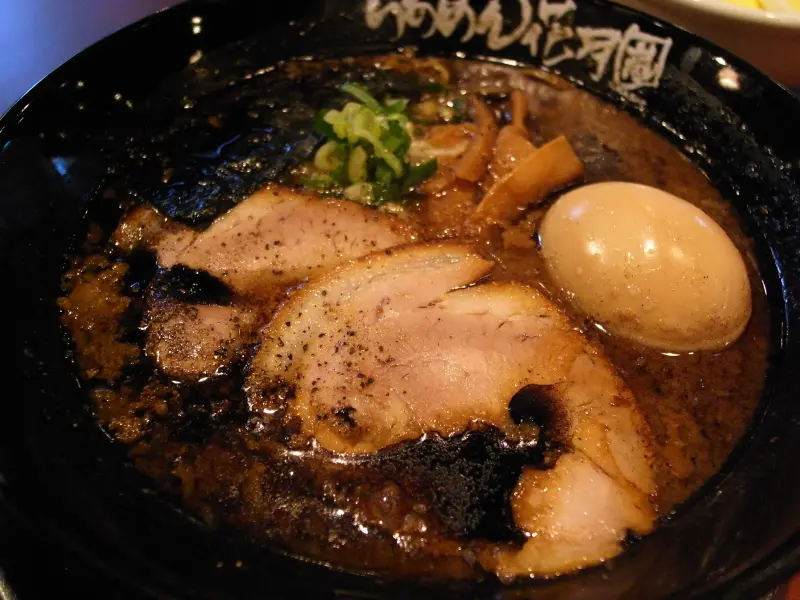 GRD日誌---10012010 花月嵐的極黑大蒜拳骨拉麵