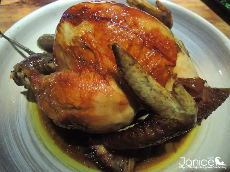 食記° 花蓮鳳林 -【 月盧餐廳 】來吃吃招牌的碳烤梅子桶雞，要先預約唷