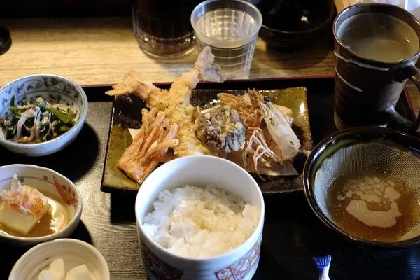 台北東區 瞞著爹四店 - 日式定食，近微風廣場