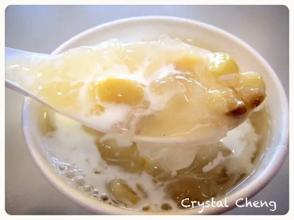 【新北美食推薦】耳朵在木頭 鮮奶蓮子冰糖銀耳 養生甜品甜滋滋銀耳飲品專門店 好咕溜推薦！