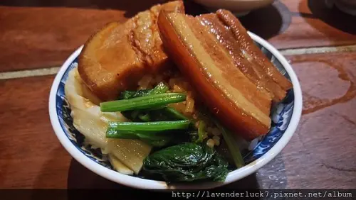 ♥宜蘭高CP金澤滷肉飯+春記麥芽酥