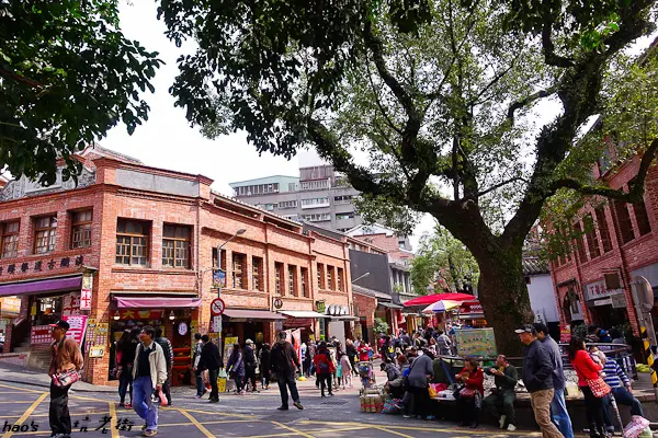 【新北深坑】深坑老街一日遊 食尚玩家推薦 必吃美食懶人包全攻略 - 深坑廟口王水成老店、金大鼎串烤香豆腐、大樹下串燒臭豆腐、北一綠豆沙牛奶 仙草茶、深坑老街豆腐冰淇淋/大胖子豆腐冰淇淋、麗芬肉粽、深坑