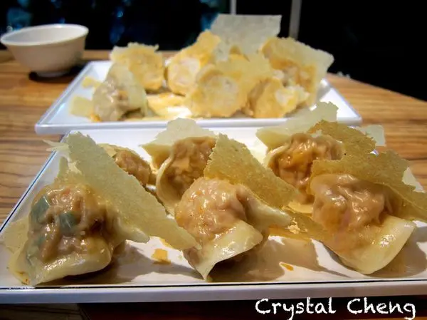 【台中美食推薦】鎮新記 脆皮清爽不油膩還會一直爆湯汁的煎餃推薦！！(逢甲夜市 小吃)