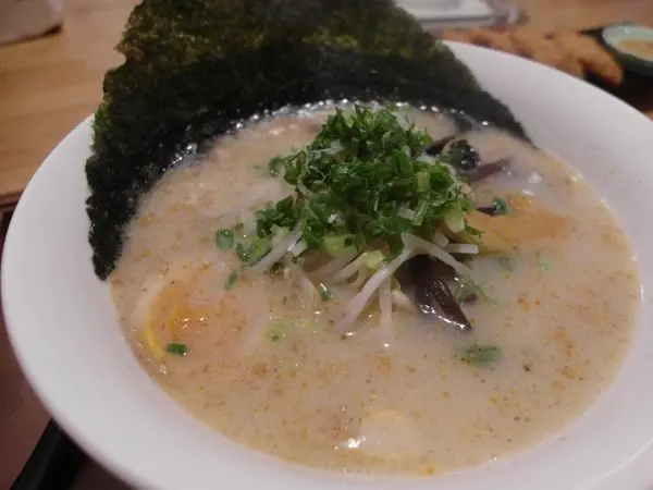 [桃園中壢|美食] 日式拉麵倉麵屋♥套餐份量十足，湯頭好喝，CP值高！！推薦豬排套餐