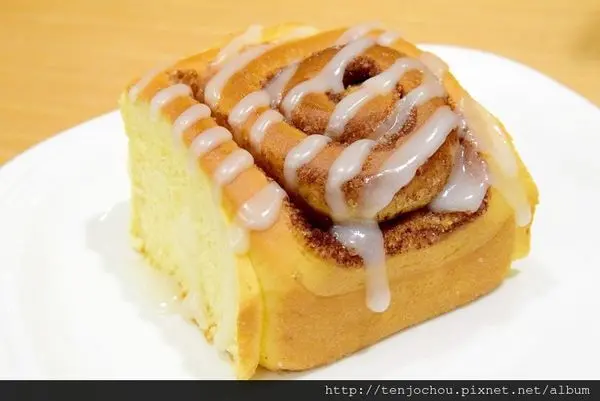 花花，甲飽沒【台北食記】赤峰街 Miss V Bakery終於吃到傳說中的肉桂捲