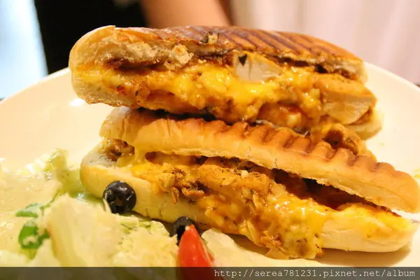 【食記】二條通-綠島小夜曲咖啡館，日式木造老屋的沉香年代