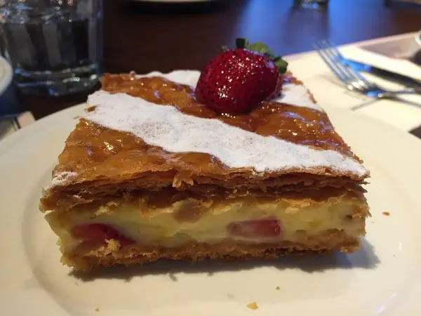 20150610@台北Paul 草莓千層派就是必點必點啊