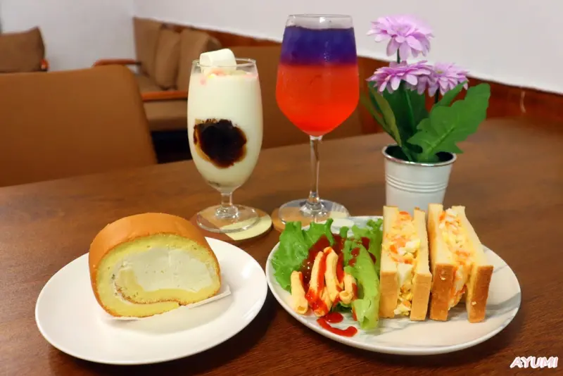 [台南南區咖啡館推薦]有為青年的年輕人開的少買咖啡館/店內設有迷你撞球桌、射飛鏢適合三五好友一起來互動/創意輕食&各種特調飲品