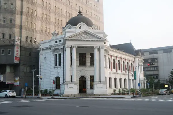 【台中西區】百年建築煥然一新『台中市役所~Cafe1911&昭和沙龍』