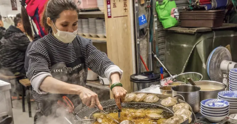 新北三重萬粒肉圓！免衝彰化也能嚐到極品彰化肉圓，皮Ｑ肉大塊香菜隨你加