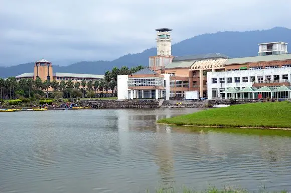 充滿異國風情的美麗校園~~東華大學