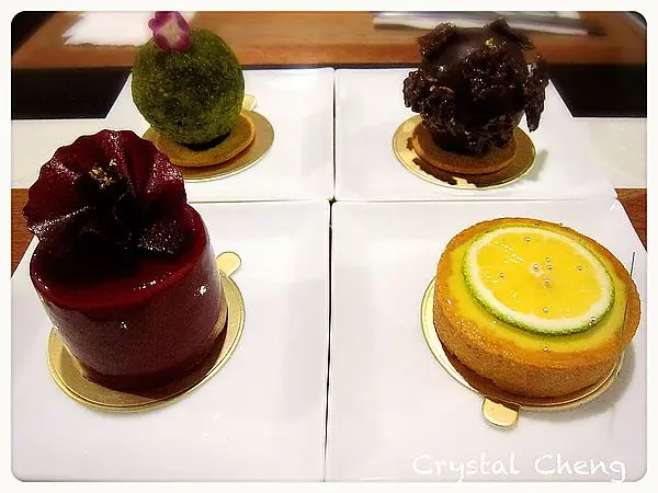 【台中好食推薦】Terrier Sweets 小梗甜點咖啡，甜點太美麗+好多狗狗裝飾的可愛小店！