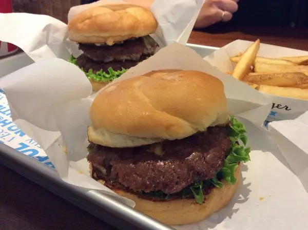 20151107@台北Burger Fix 肉汁流的我滿手...