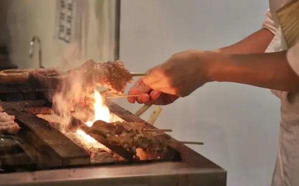 捷運周邊美食，芝山站，鳥哲燒物專門店
