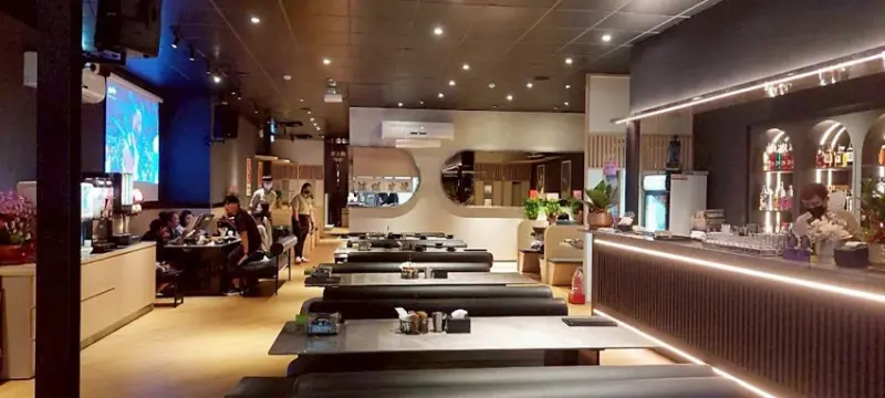 美食｜高雄美食推薦「這間串燒」，最Chill吃到飽 KTV，