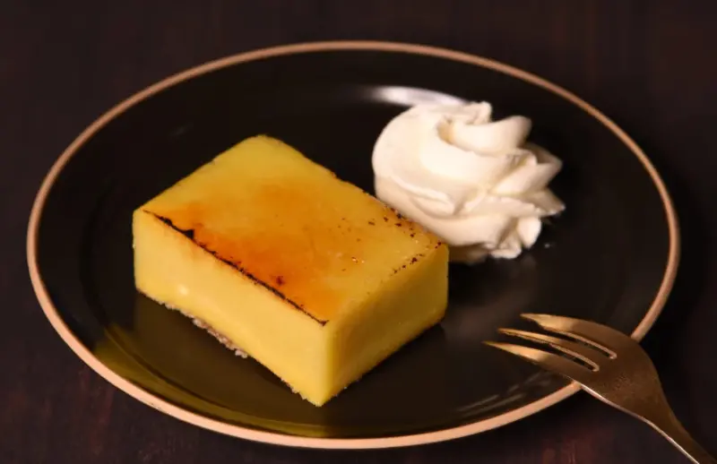 JR品川車站「ecute品川」舉辦秋季水果地瓜祭，西洋梨蘋果、地瓜杯裝甜點、蘋果地瓜焙茶布丁蒙布朗、蘋果地瓜麻糬等應有盡有。