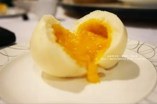 淡水漁人碼頭 ▉阿基師觀海茶樓。國宴主廚阿基師推薦！沒吃到肯定流淚的限量黃金流沙包~ /港點、飲茶、懷舊菜