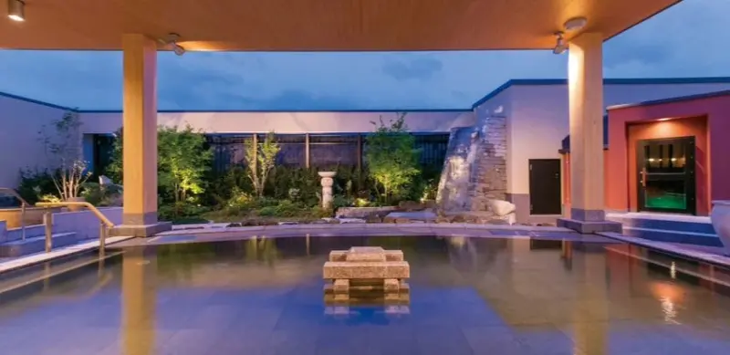 秋日泡湯指南來了！10萬溫泉粉投票選出關東最夯溫泉排行榜，第一名竟然在主題樂園裡