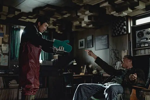 「電影首映」#殺人啟弒 李炳憲和孫藝珍首次當夫妻，當職場競爭