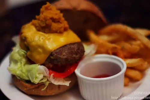 [食記]台北信義 在擁擠的都市裡享受奢侈的一片天空 Roof M Cafe