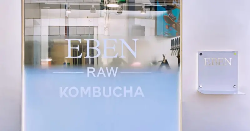 誠品南西迎來EBEN生康普茶快閃店！漂浮特調與冰淇淋限定登場，10月整月享每日20點後買一送一優惠。