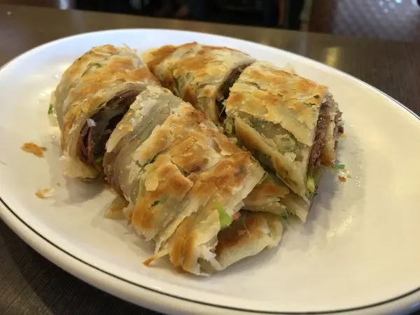 高雄楠梓 北平楊寶寶蒸餃 - 大學回憶，牛肉捲餅與蒸餃好吃