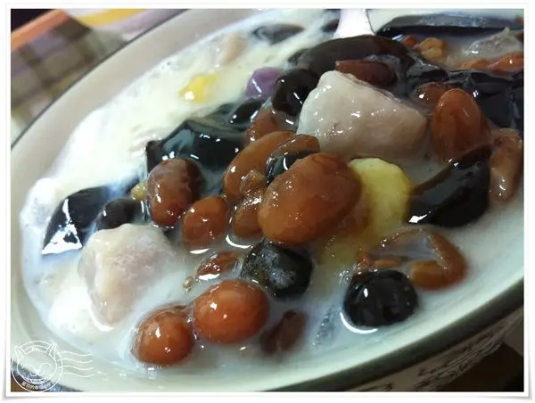 ※ 三大甜品屋 ※【星羽愛玩樂-台中霧峰一日遊3】樹仁商圈好吃甜品，地瓜+芋頭的的好吃融融圓~ 