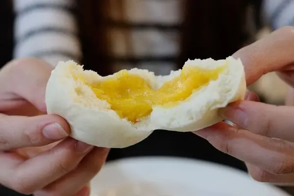 台中 金寶茶餐廳（館前店） - 黃金流沙包與當紅炸子雞好吃的香港茶餐廳