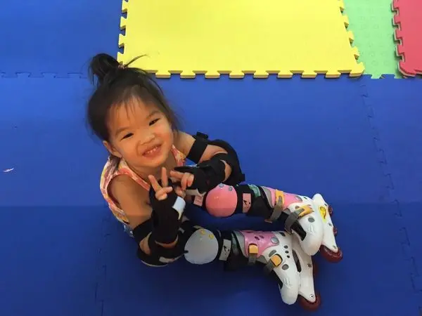 【親子】台北直排輪 環球兒童運動學院-幼兒運動課程  ❣ ❣  Una 的直排輪課程初體驗  ❣ ❣
