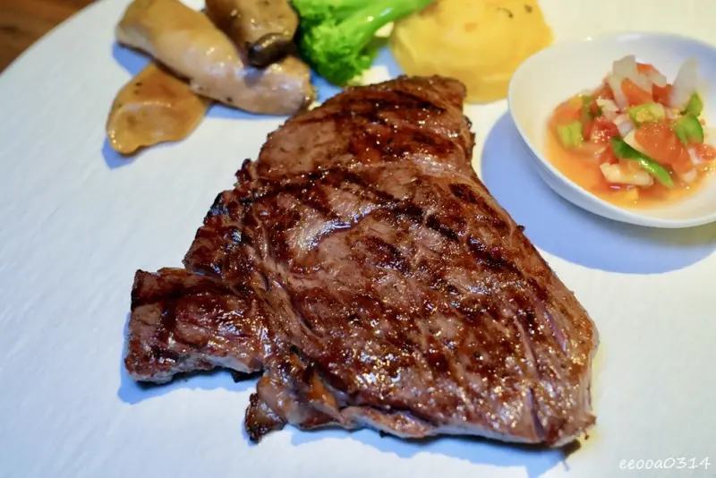 台北牛排推薦｜亨利客原味炭烤牛排，老饕牛排88折嚐鮮、A5和