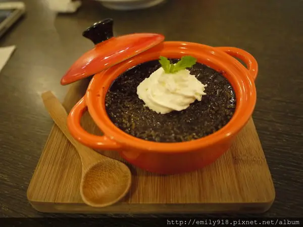 ♥ 食記 ♥ (信義區) Arthere Café 上樓看看咖啡●藝術與時尚結合的美味咖啡店