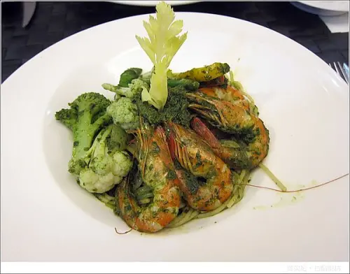 高雄鼓山區=<食>白帽廚坊 ~ 一步一步攻佔青海路的餐廳吧!!!!=