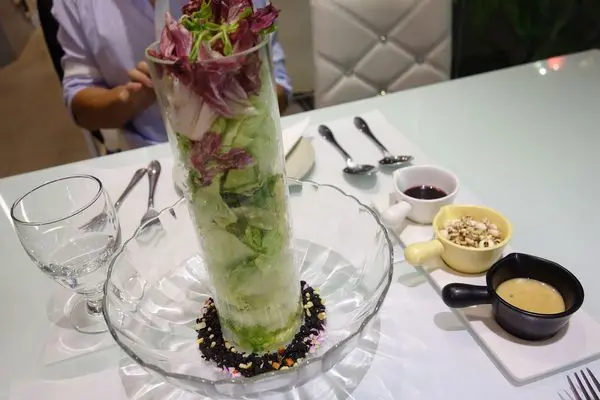 飛饗創意西式料理 花園土釀沙拉..既創意好吃也有趣